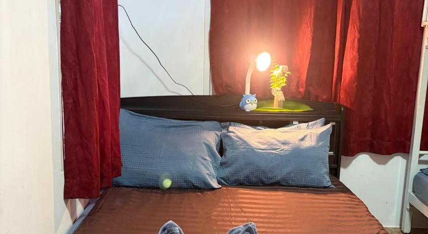 Image of Family Room 10