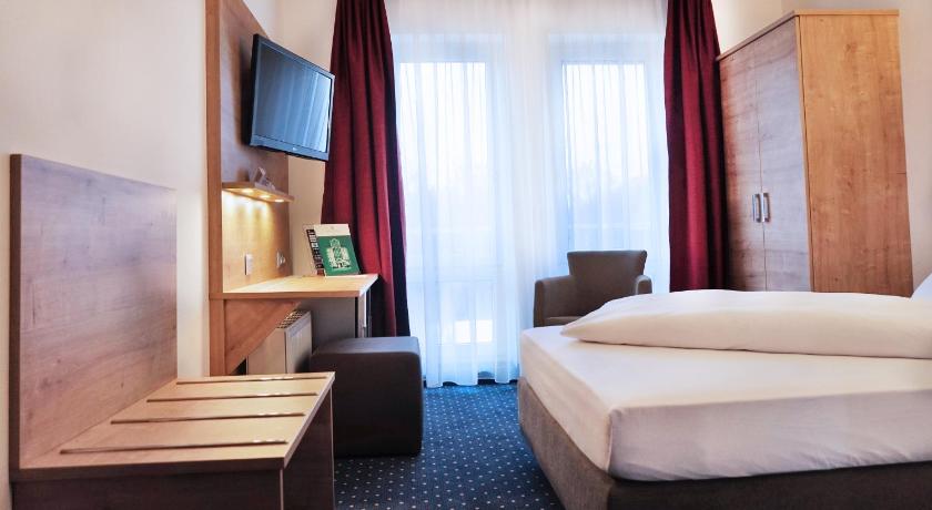 Hotel Poinger Hof photo