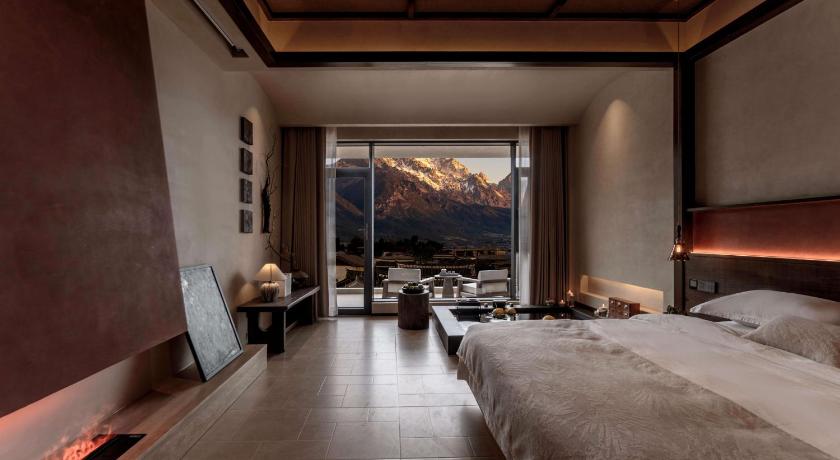 리장 / 여강 Lingbai Magnolia Trail – Boutique Guesthouse with Private Onsen & Snow Mountain Views in Baisha 호텔 스위트룸