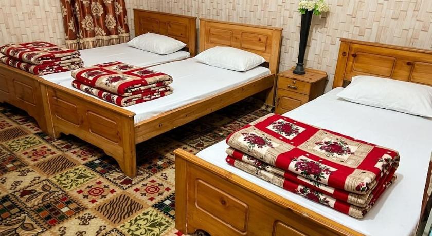Galiyat City Hotel by EasyCozy