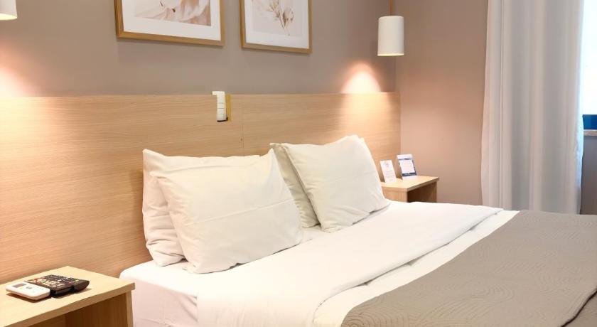 Image of Standard Queen Room 0
