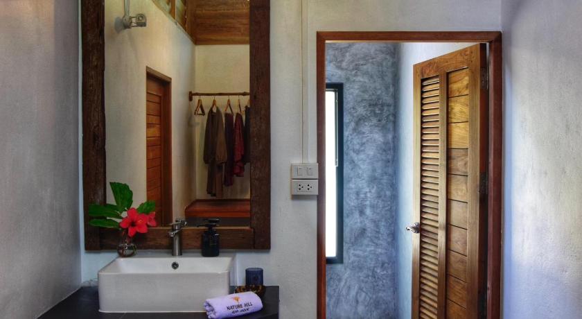 Image of Deluxe Family Room 12