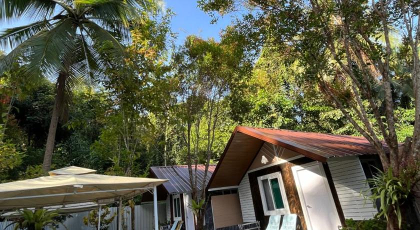 Image of Deluxe Bungalow 3
