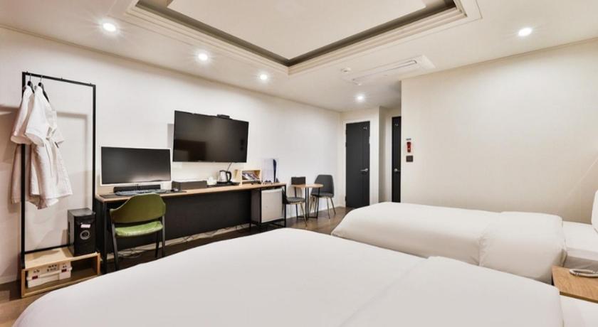BEYOND HOTEL - image 15