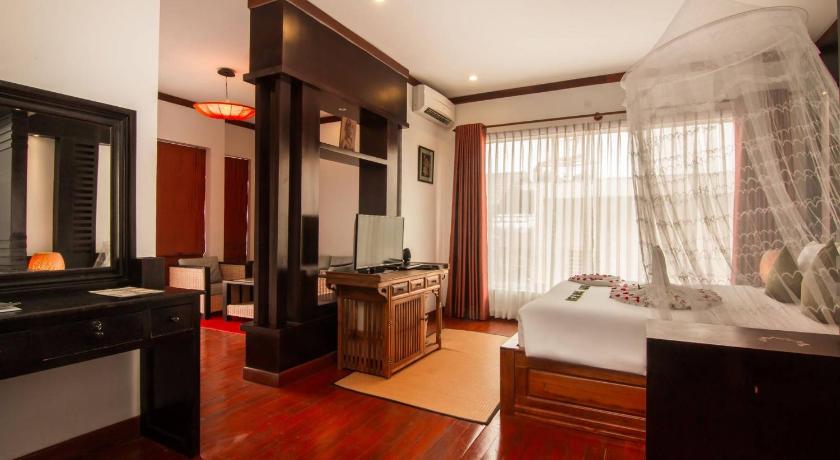 Image of Junior Suite with Balcony 5