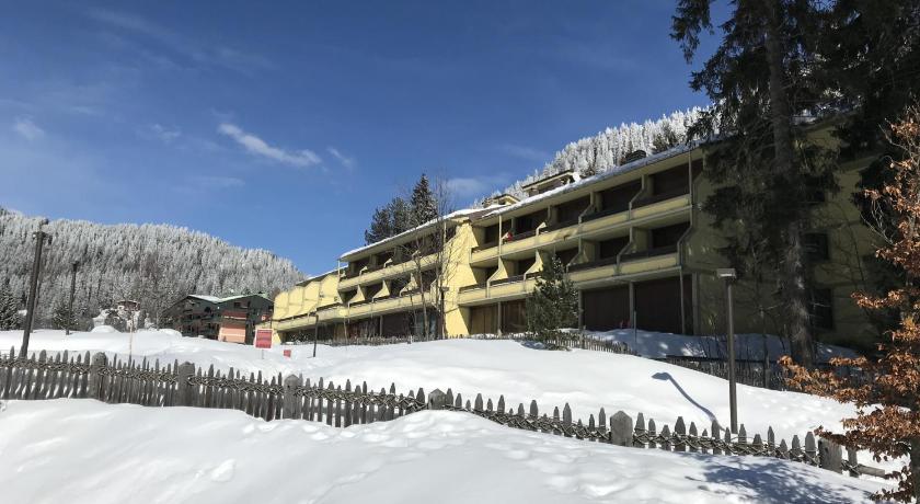 Image of Apartment with Garden View 9