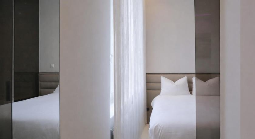 Image of Senior One-Bedroom Apartment 10