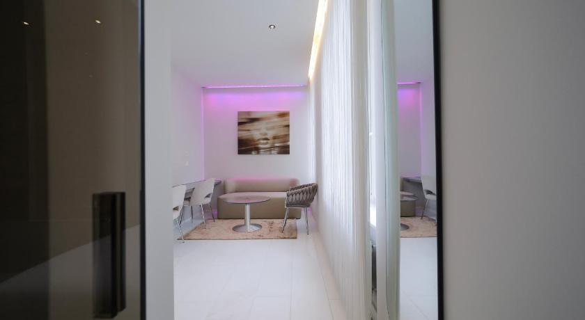 Image of Senior One-Bedroom Apartment 11