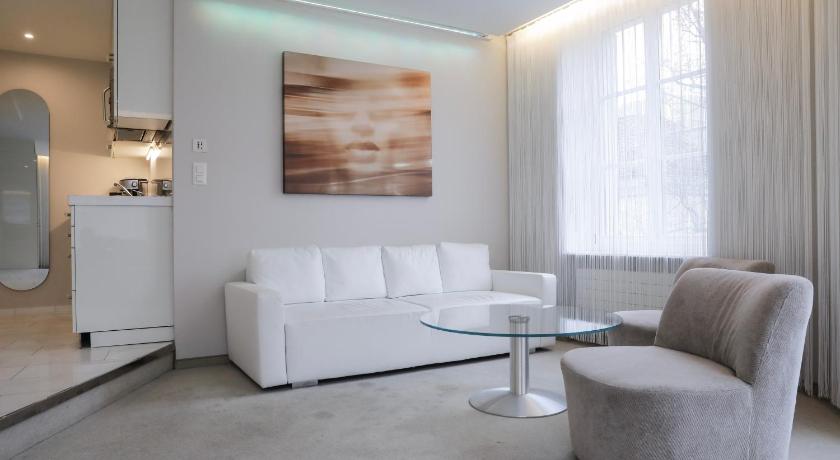 Image of Apartment with Terrace 4