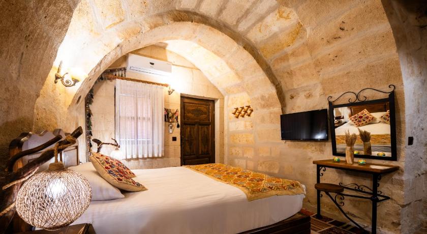 Immagine di Cave Room (Cave Room) 1