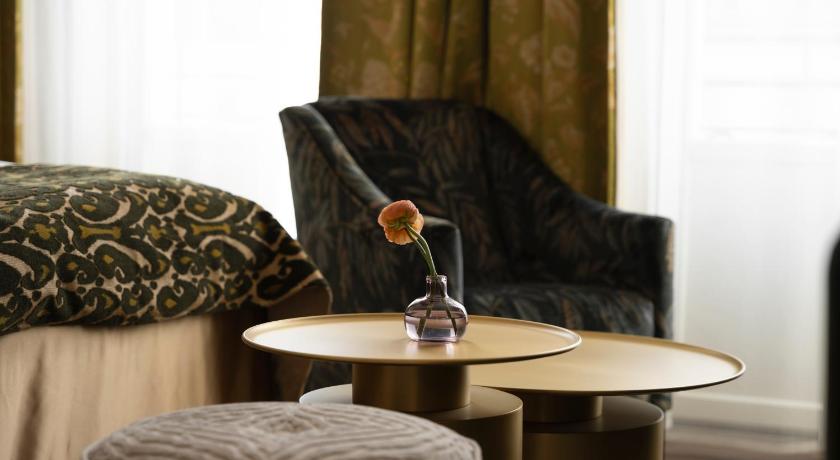 Image of Junior Suite 9