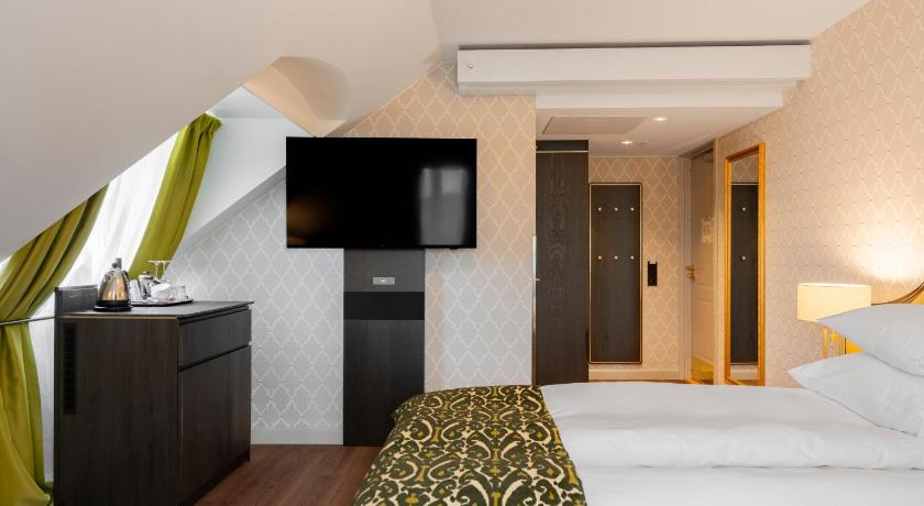Image of Deluxe Double Room 1