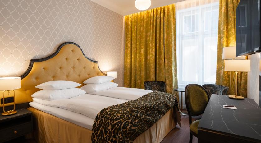 Image of Deluxe Double Room 4