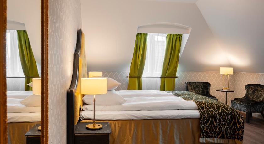 Image of Deluxe Double Room 6