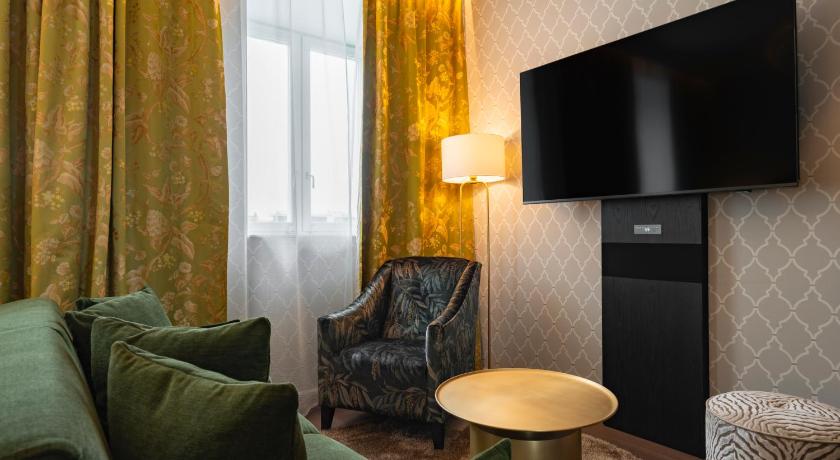 Image of Junior Suite 8