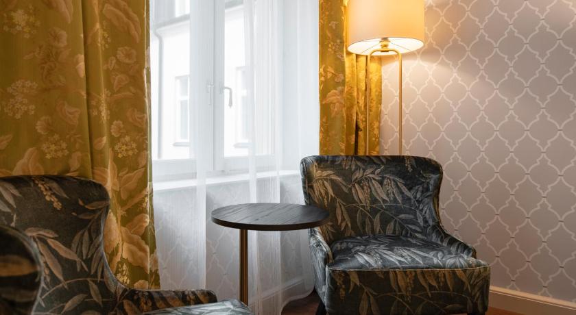 Image of Deluxe Double Room 11