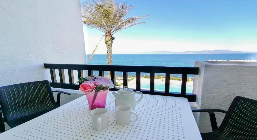 VACAY Apartamento Aqua, Punta Roma, Frente al mar y piscina, en Costa Brava, L'Escala!