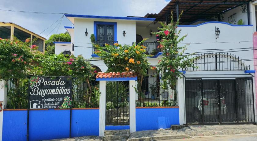 Posada Bugambilias