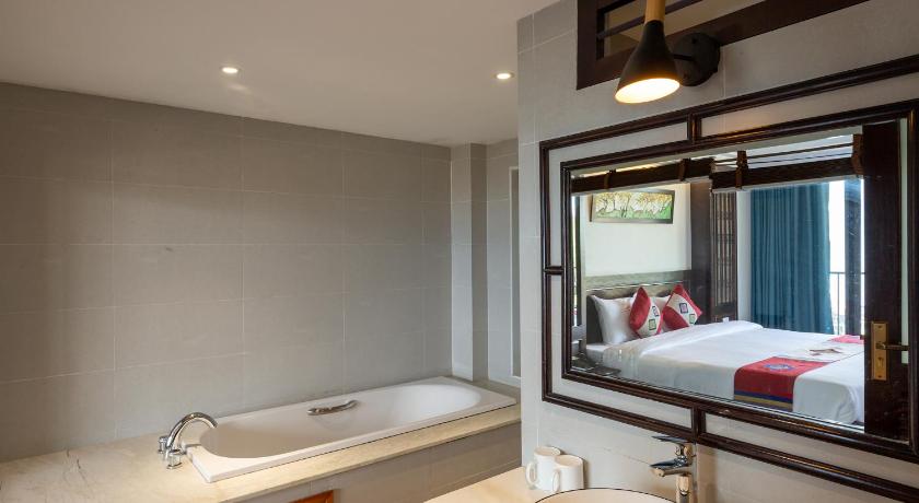 Image of Junior Suite with Mountain View 8