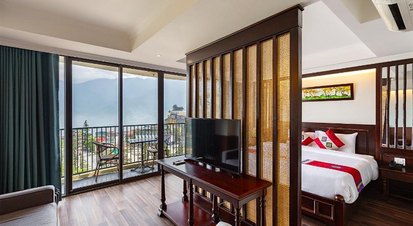 Image of Junior Suite with Mountain View 3