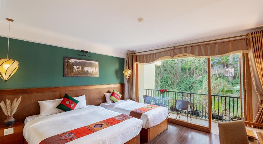 Image of Deluxe Balcony 12