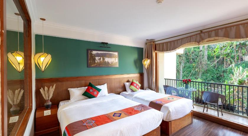 Image of Deluxe Balcony 7