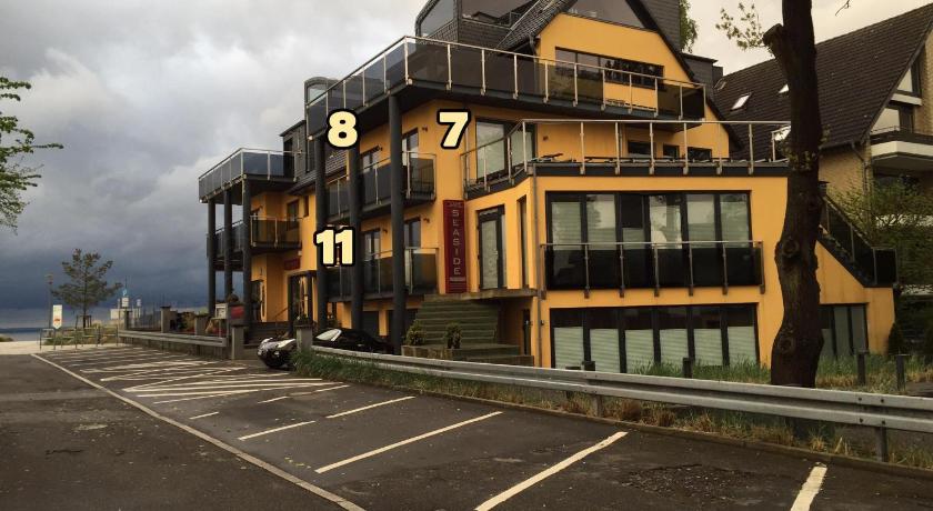 Image of Double Room with Partial Sea View and Balcony - 11 15