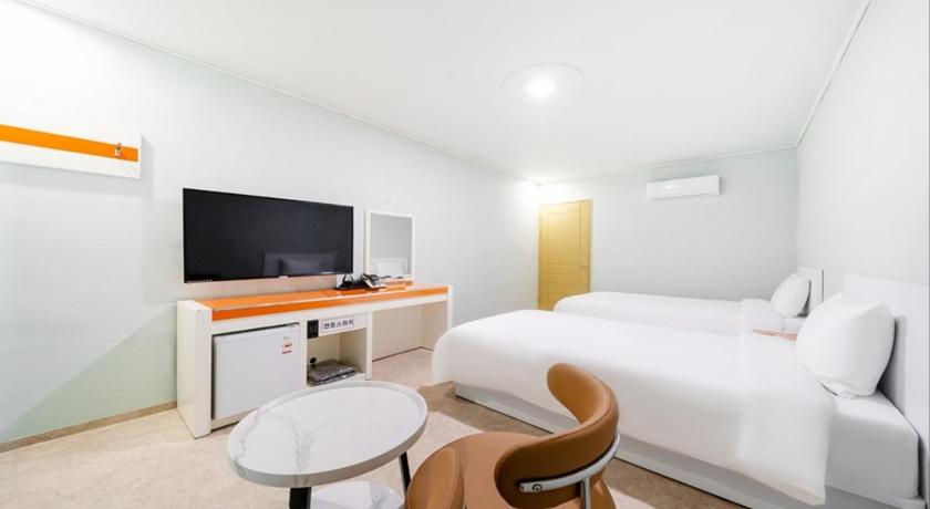 Image of Deluxe Twin Ocean View 0