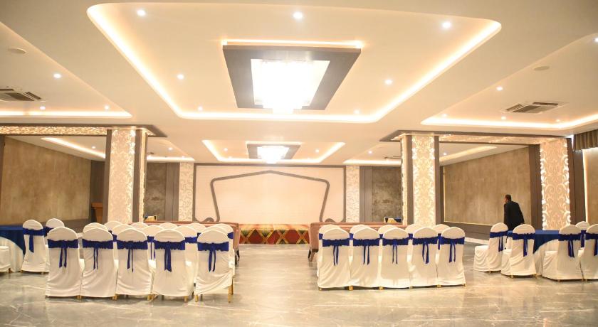 Dhamma Grand Hotel Resort - image 10