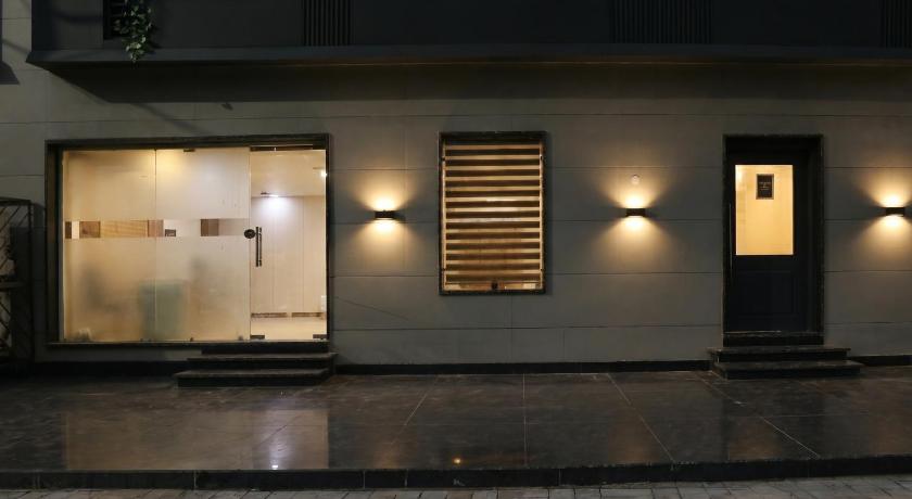 Townhouse Rohini Sector 18 Formerly Relic Stay - image 8