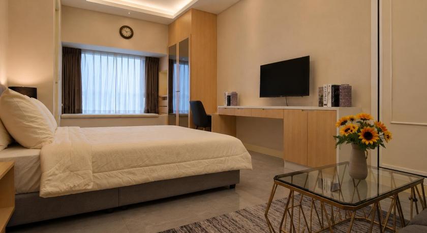 Image of Studio Room King 10