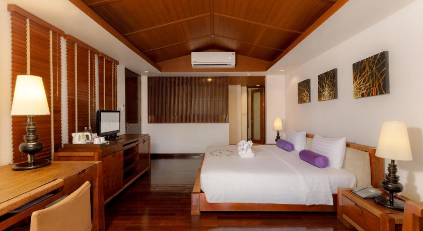Image of Deluxe Room 8