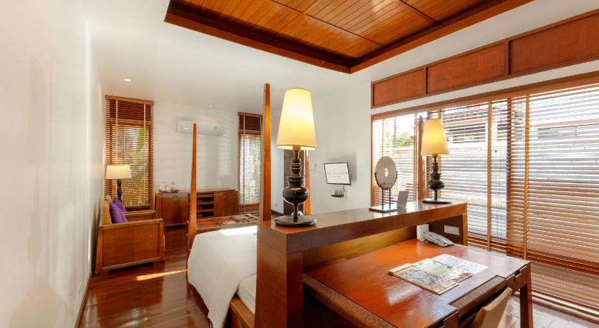 Image of Jacuzzi Suite 12