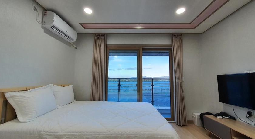 Image of King Room 4