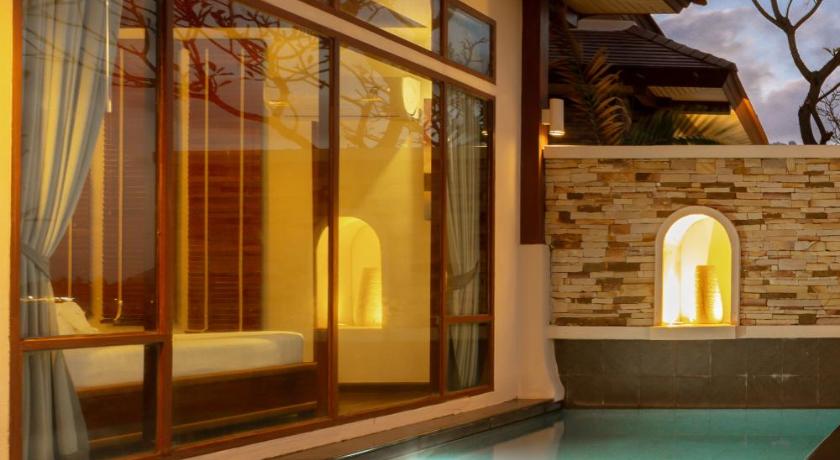 Image of Seafront Pool Villa 16