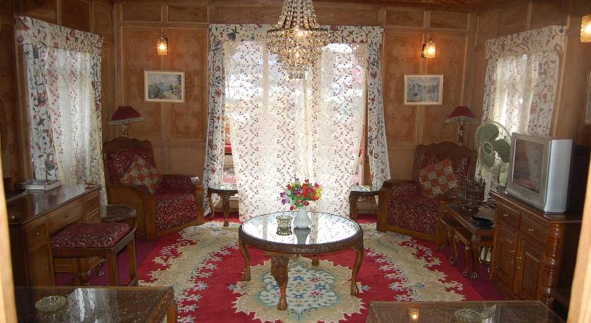 White House Group Of Houseboats photo