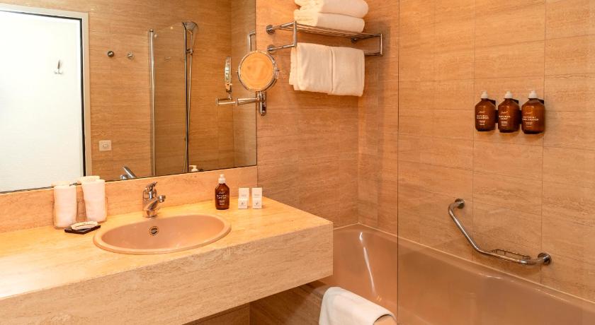 Image of Classic Double Room with Mountain View 2