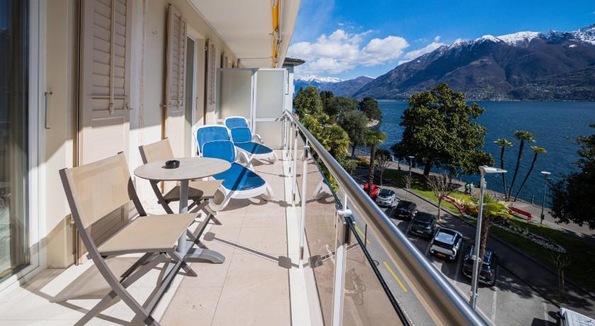 Image of Suite with Lake View 7