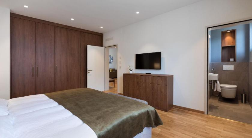 Image of Family Apartment with Lake View 7