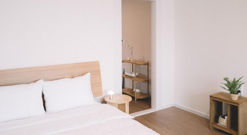 Image of Room202 2