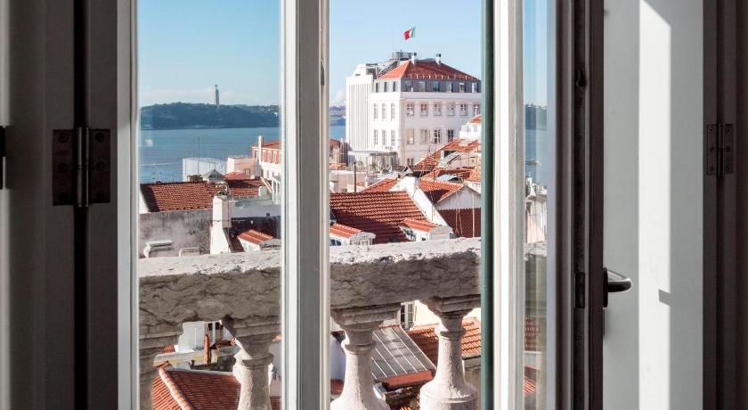 Palacio Camoes - Lisbon Serviced Apartments - image 11