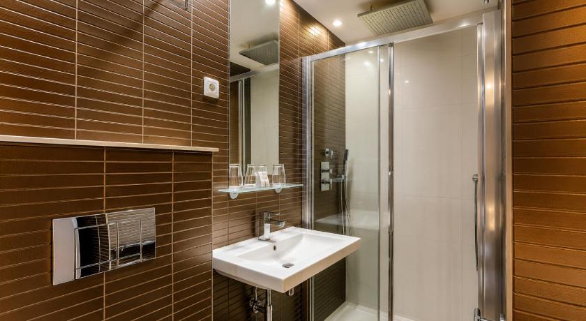 Image of Deluxe Room 12
