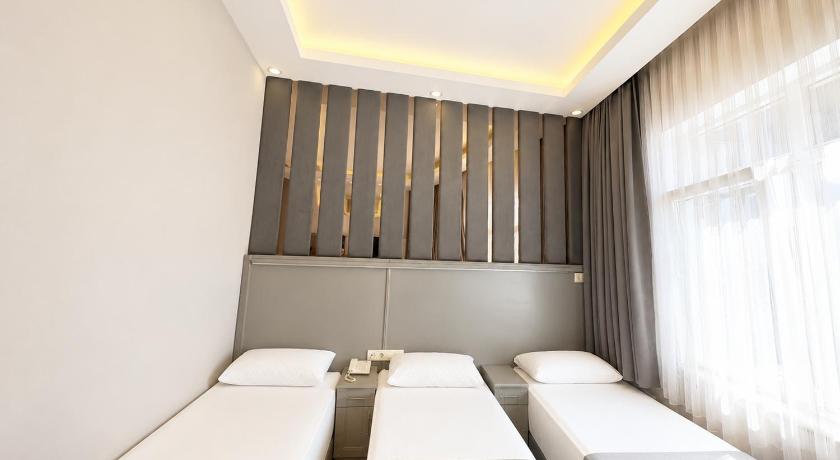 Crowned Boutique Hotel - image 8
