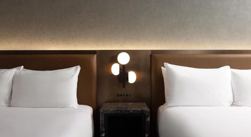 Image of 2 Queen Beds Mountain View 7