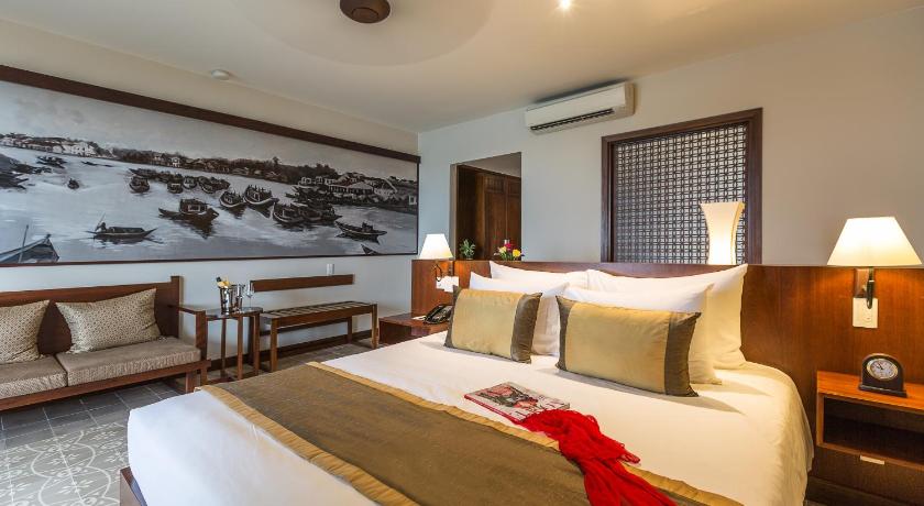 Image of Grand Suite with River View 10