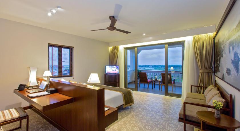 Image of Grand Suite with River View 9