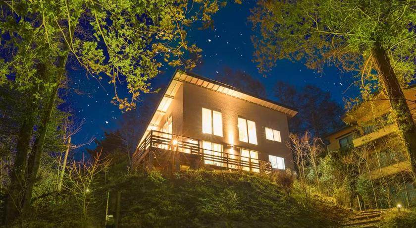 せせらぎハウス軽井沢ー近くを流れる小川の音Soundに癒される新築別荘BBQ可