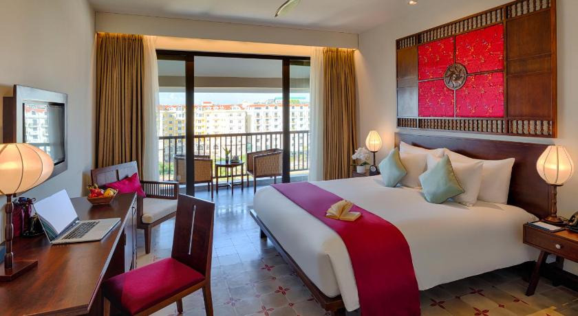 Image of Grand Deluxe River and Town View Double Room 7