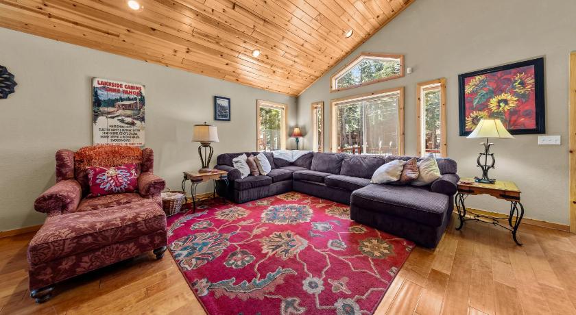 Tahoe Donner Cabin Level Driveway Sleeps 8