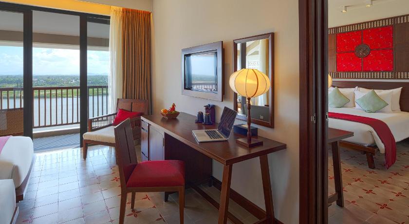 Image of Connecting Room 12
